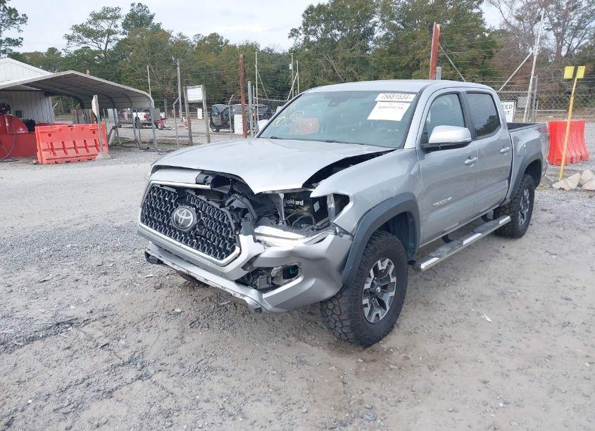 Photo 2 of 2018 Toyota Tacoma TRD OFF ROAD (VIN 5TFCZ5ANXJX131598)