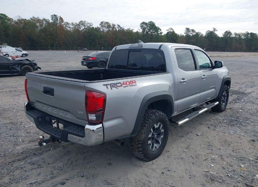Photo 4 of 2018 Toyota Tacoma TRD OFF ROAD (VIN 5TFCZ5ANXJX131598)