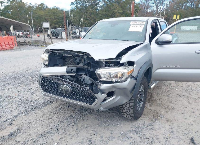Photo 6 of 2018 Toyota Tacoma TRD OFF ROAD (VIN 5TFCZ5ANXJX131598)