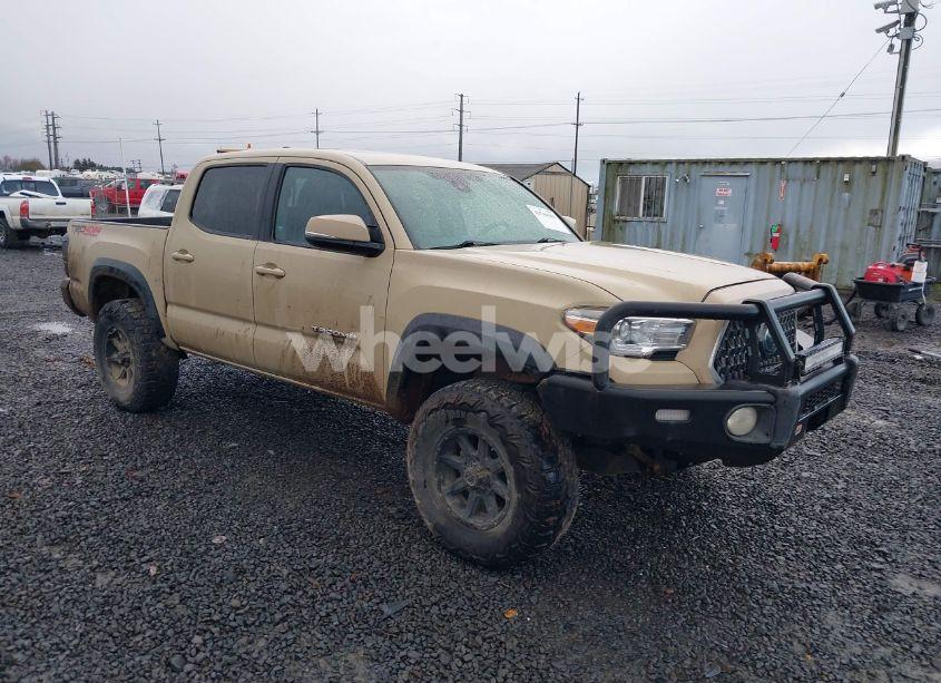 2018 Toyota Tacoma TRD OFF ROAD (VIN 5TFCZ5ANXJX134968) main photo