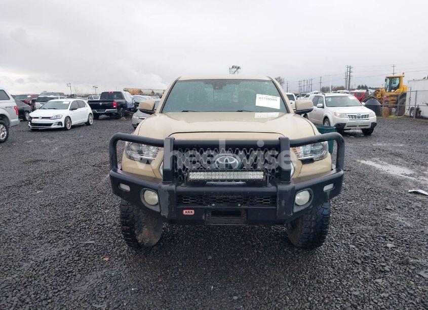 Photo 12 of 2018 Toyota Tacoma TRD OFF ROAD (VIN 5TFCZ5ANXJX134968)