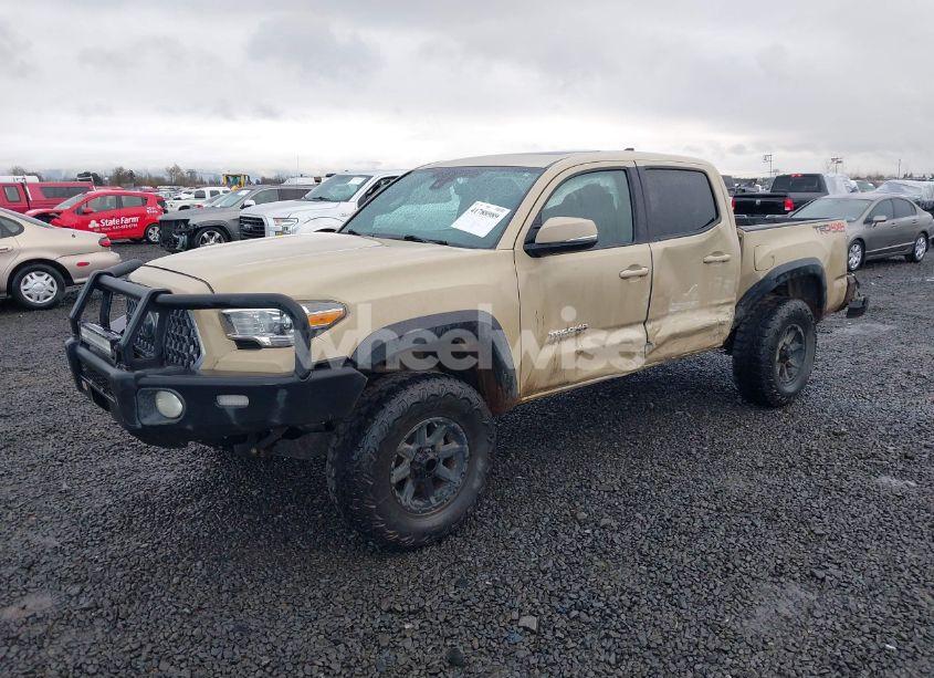Photo 2 of 2018 Toyota Tacoma TRD OFF ROAD (VIN 5TFCZ5ANXJX134968)