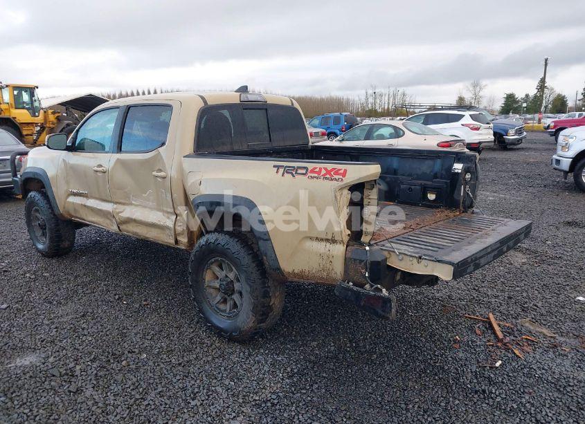 Photo 3 of 2018 Toyota Tacoma TRD OFF ROAD (VIN 5TFCZ5ANXJX134968)