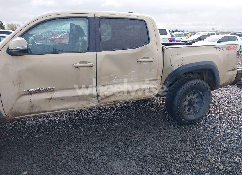 Photo 6 of 2018 Toyota Tacoma TRD OFF ROAD (VIN 5TFCZ5ANXJX134968)