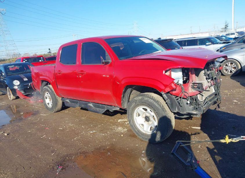 2018 Toyota Tacoma SR V6 (VIN 5TFCZ5ANXJX139300) main photo