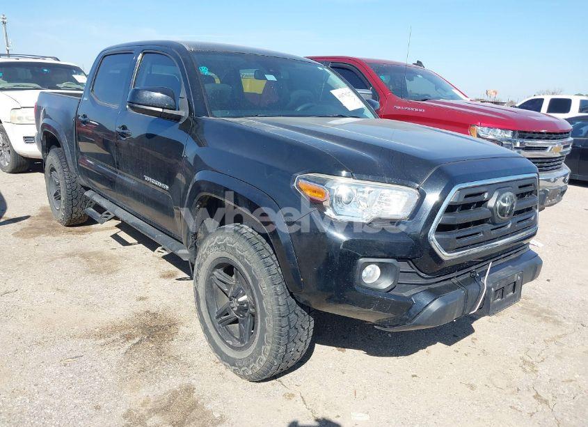2019 Toyota Tacoma SR5 V6 (VIN 5TFCZ5ANXKX166417) main photo