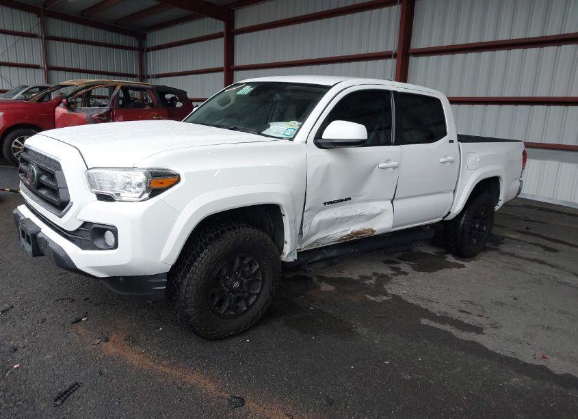Photo 2 of 2021 Toyota Tacoma SR5 V6 (VIN 5TFCZ5ANXMX253091)