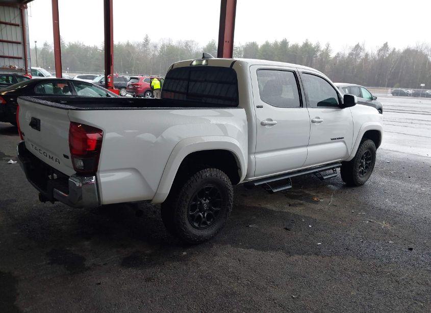 Photo 4 of 2021 Toyota Tacoma SR5 V6 (VIN 5TFCZ5ANXMX253091)