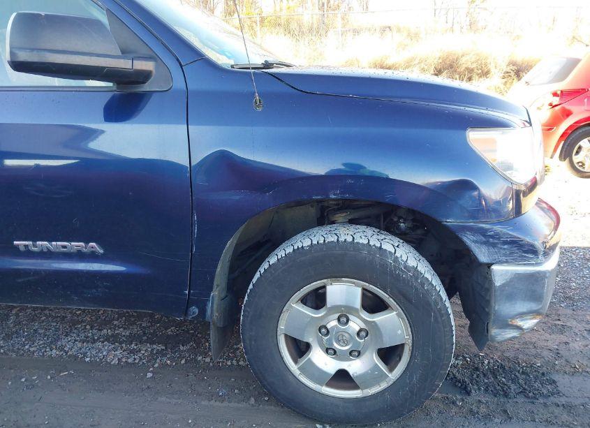 Photo 21 of 2011 Toyota Tundra GRADE 4.6L V8 (VIN 5TFDM5F13BX017615)