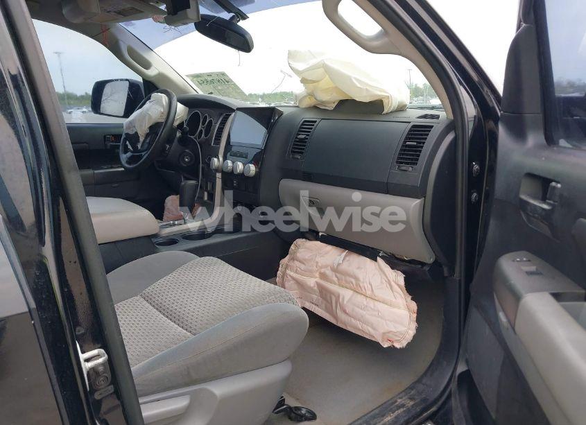 Photo 5 of 2011 Toyota Tundra GRADE 5.7L V8 (VIN 5TFDW5F10BX166901)