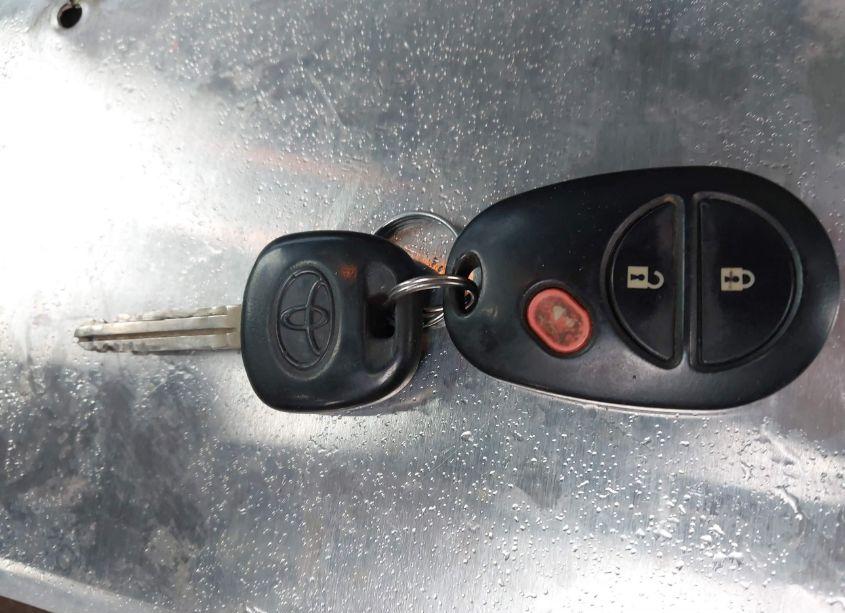 Photo 11 of 2011 Toyota Tundra GRADE 5.7L V8 (VIN 5TFDW5F10BX170429)