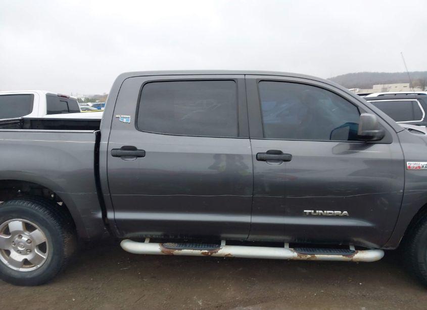 Photo 13 of 2011 Toyota Tundra GRADE 5.7L V8 (VIN 5TFDW5F10BX170429)