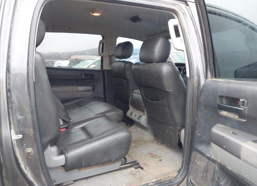 Photo 8 of 2011 Toyota Tundra GRADE 5.7L V8 (VIN 5TFDW5F10BX170429)