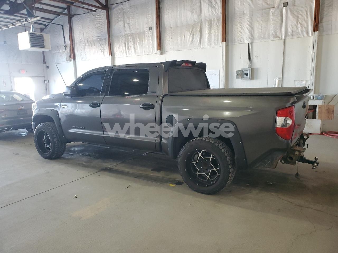 Photo 2 of 2014 TOYOTA TUNDRA CREWMAX SR5 N/A (VIN 5TFDW5F10EX356475)