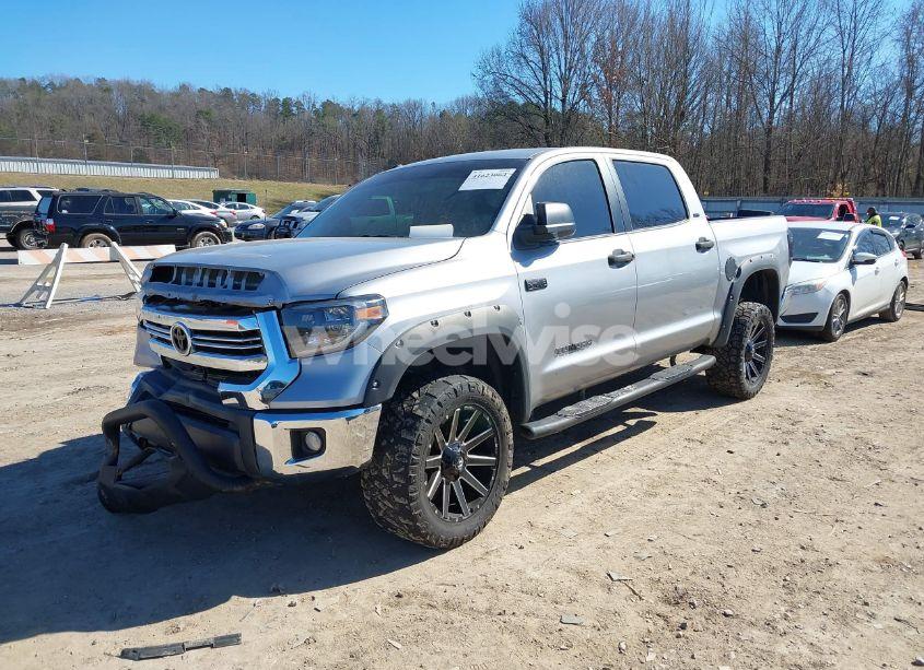 Photo 2 of 2016 Toyota Tundra SR5 5.7L V8 (VIN 5TFDW5F10GX551527)