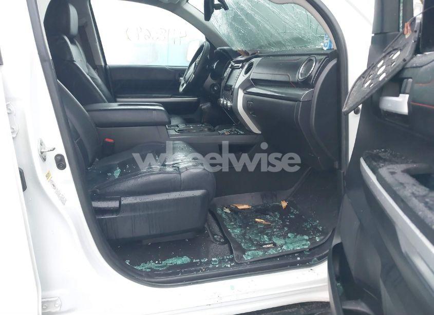 Photo 5 of 2016 Toyota Tundra TRD PRO 5.7L V8 (VIN 5TFDW5F10GX555402)