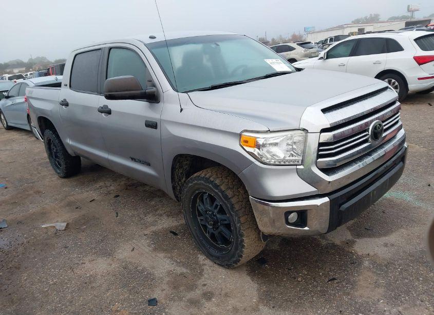 2016 Toyota Tundra SR5 5.7L V8 (VIN 5TFDW5F10GX572667) main photo