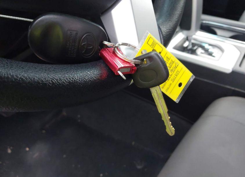 Photo 11 of 2016 Toyota Tundra SR5 5.7L V8 (VIN 5TFDW5F10GX572667)