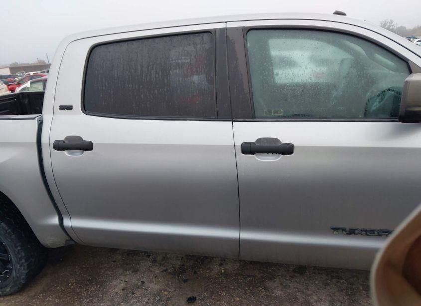 Photo 14 of 2016 Toyota Tundra SR5 5.7L V8 (VIN 5TFDW5F10GX572667)