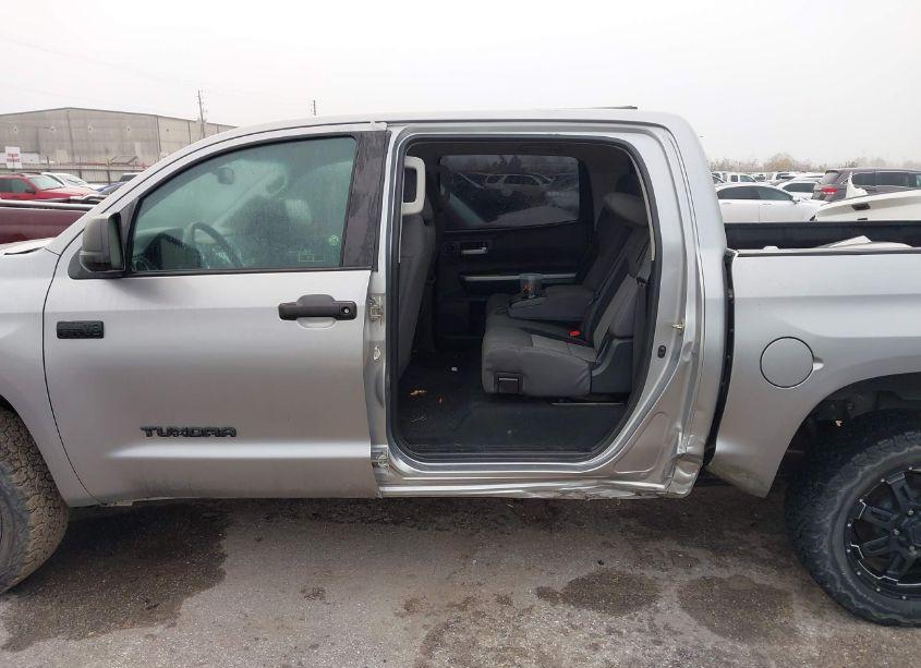 Photo 15 of 2016 Toyota Tundra SR5 5.7L V8 (VIN 5TFDW5F10GX572667)