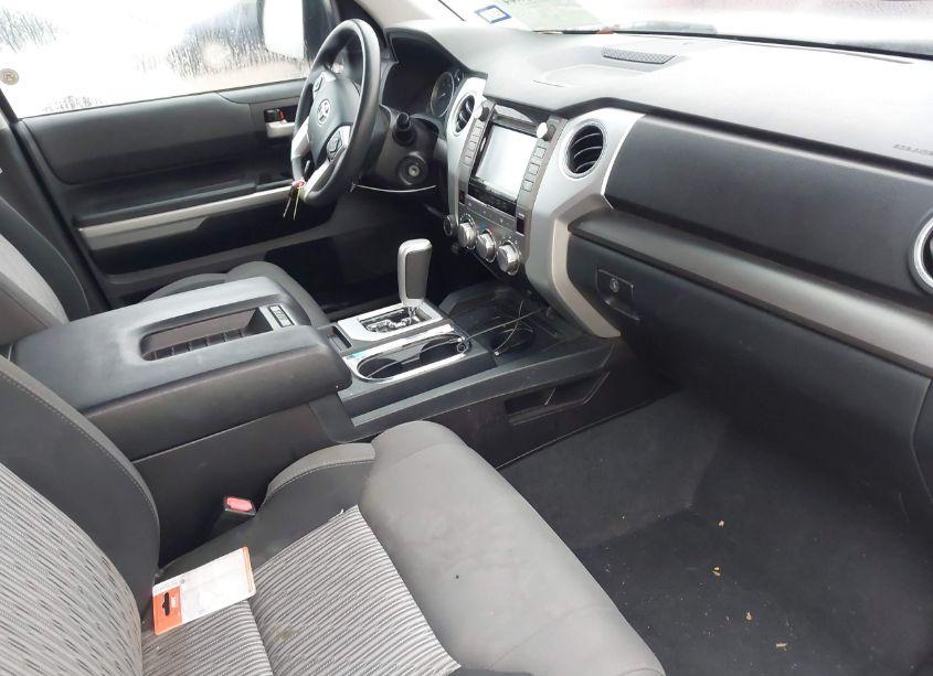 Photo 5 of 2016 Toyota Tundra SR5 5.7L V8 (VIN 5TFDW5F10GX572667)