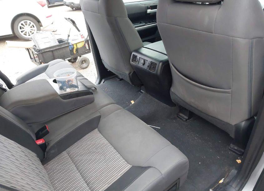 Photo 8 of 2016 Toyota Tundra SR5 5.7L V8 (VIN 5TFDW5F10GX572667)