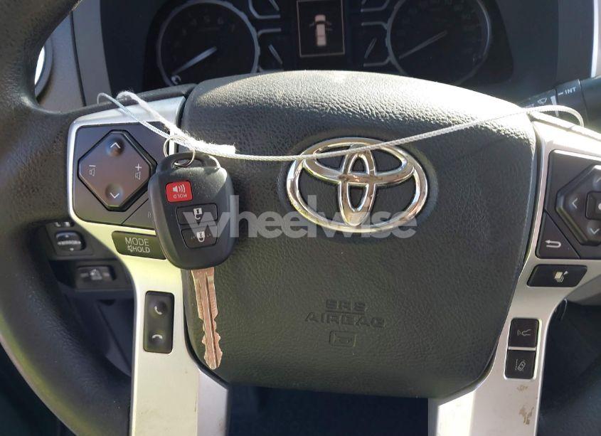 Photo 11 of 2018 Toyota Tundra SR5 5.7L V8 (VIN 5TFDW5F10JX697000)