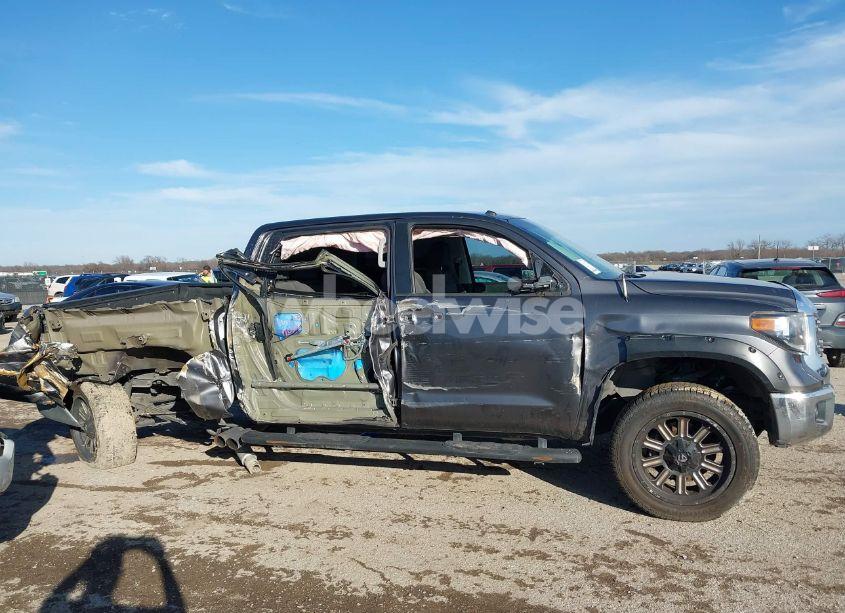 Photo 13 of 2018 Toyota Tundra SR5 5.7L V8 (VIN 5TFDW5F10JX697000)