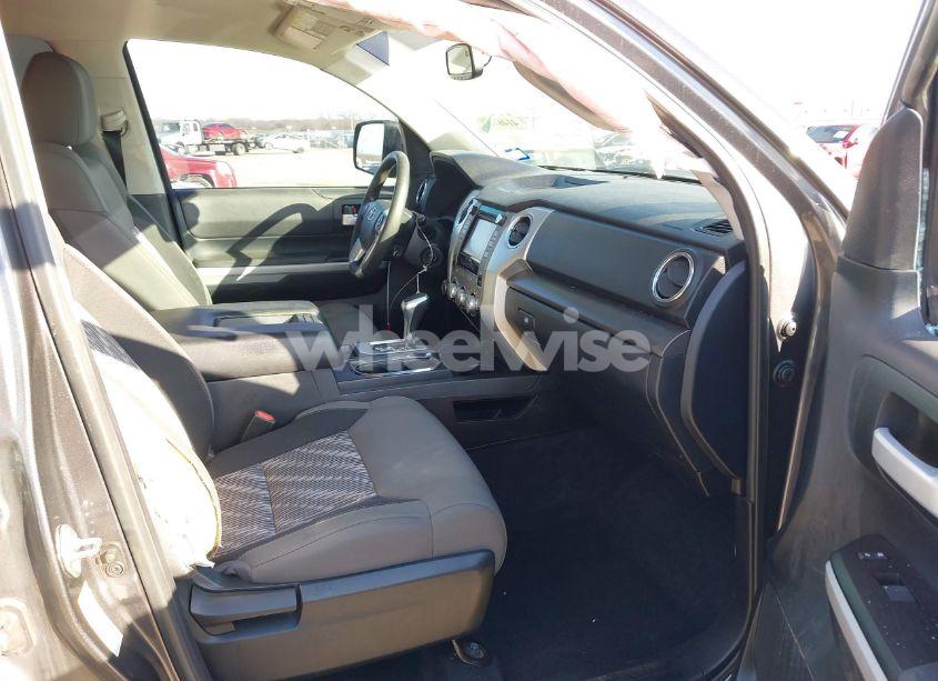 Photo 5 of 2018 Toyota Tundra SR5 5.7L V8 (VIN 5TFDW5F10JX697000)