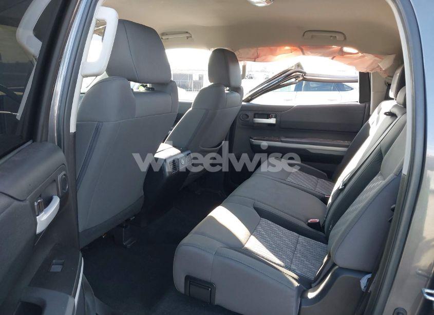 Photo 8 of 2018 Toyota Tundra SR5 5.7L V8 (VIN 5TFDW5F10JX697000)