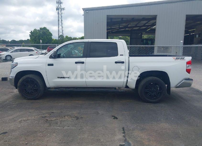 Photo 14 of 2018 Toyota Tundra SR5 5.7L V8 (VIN 5TFDW5F10JX751007)