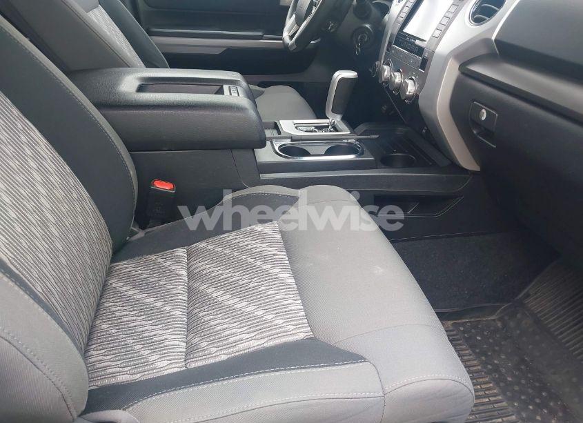 Photo 5 of 2018 Toyota Tundra SR5 5.7L V8 (VIN 5TFDW5F10JX751007)