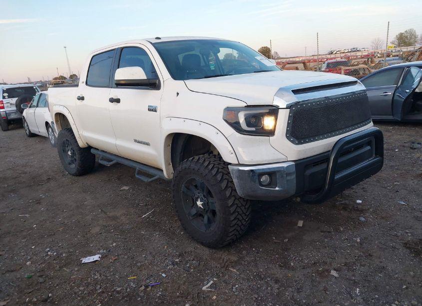 2016 Toyota Tundra SR5 5.7L V8 (VIN 5TFDW5F11GX504278) main photo