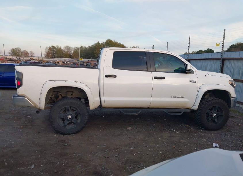 Photo 12 of 2016 Toyota Tundra SR5 5.7L V8 (VIN 5TFDW5F11GX504278)