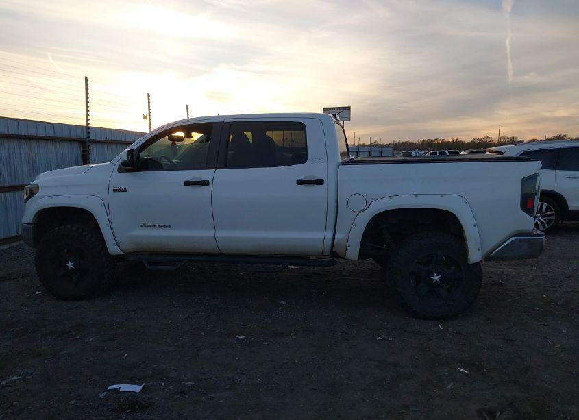 Photo 13 of 2016 Toyota Tundra SR5 5.7L V8 (VIN 5TFDW5F11GX504278)