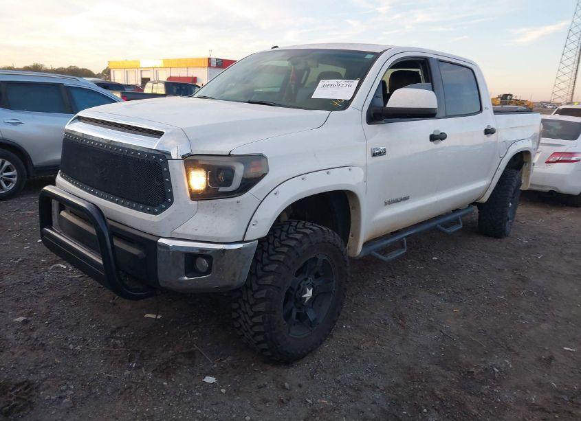 Photo 2 of 2016 Toyota Tundra SR5 5.7L V8 (VIN 5TFDW5F11GX504278)