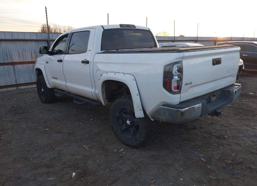 Photo 3 of 2016 Toyota Tundra SR5 5.7L V8 (VIN 5TFDW5F11GX504278)