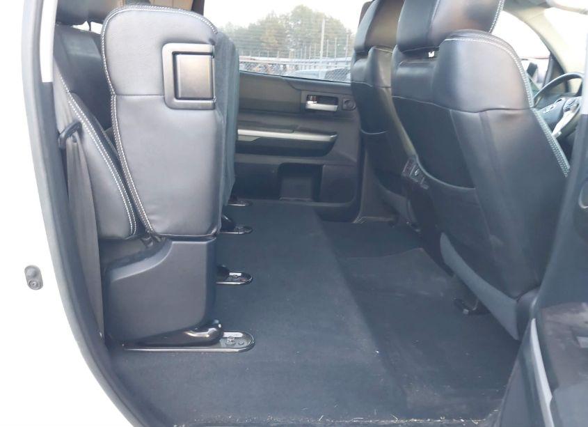 Photo 8 of 2016 Toyota Tundra SR5 5.7L V8 (VIN 5TFDW5F11GX504278)