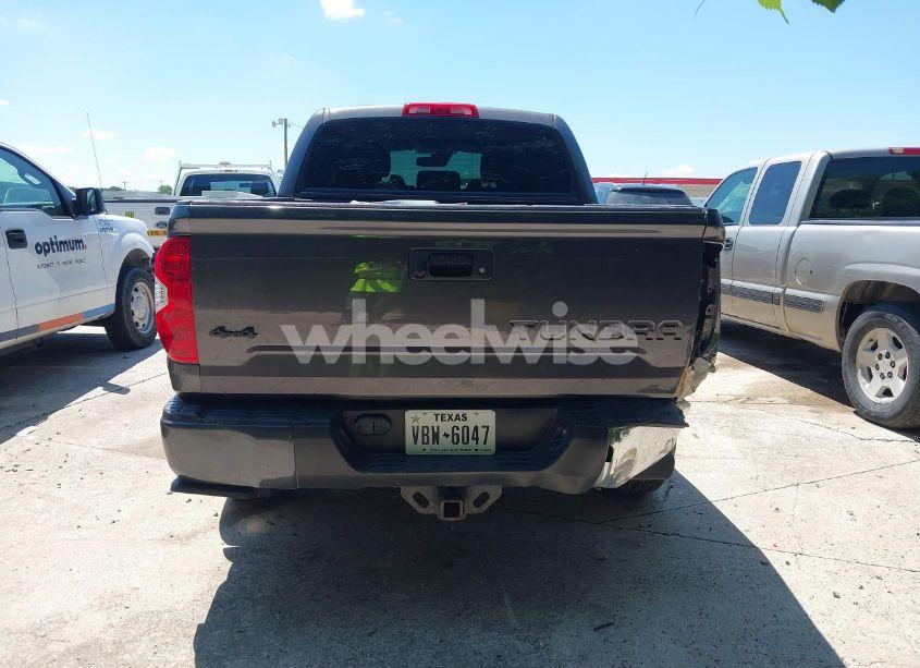 Photo 16 of 2018 Toyota Tundra SR5 5.7L V8 (VIN 5TFDW5F11JX723314)