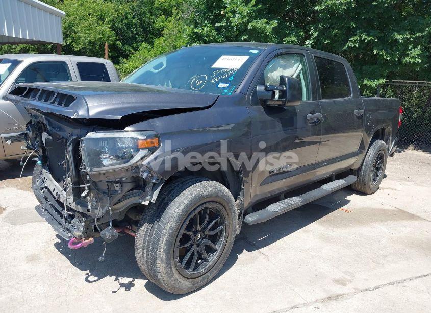 Photo 2 of 2018 Toyota Tundra SR5 5.7L V8 (VIN 5TFDW5F11JX723314)