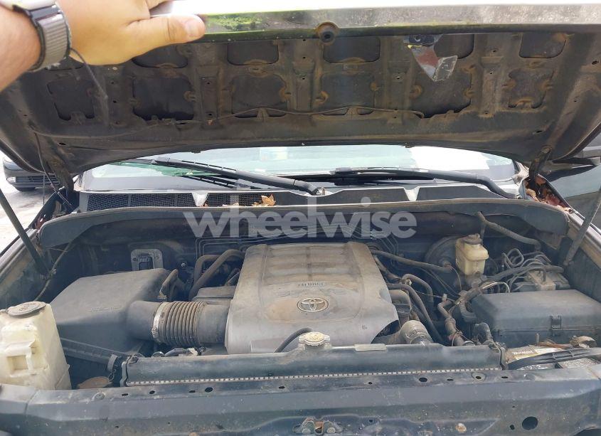 Photo 10 of 2010 Toyota Tundra GRADE 5.7L V8 (VIN 5TFDW5F12AX129623)