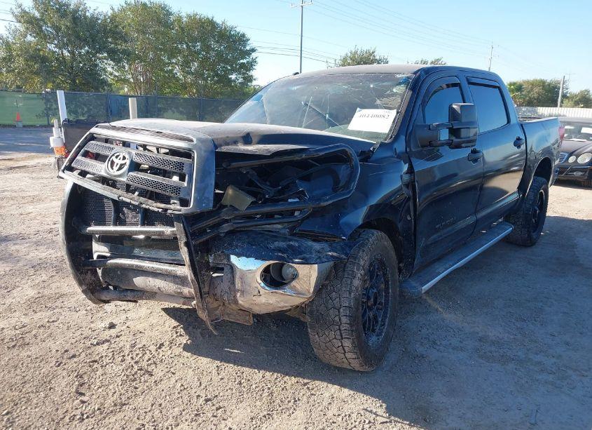 Photo 2 of 2011 Toyota Tundra GRADE 5.7L V8 (VIN 5TFDW5F12BX181951)