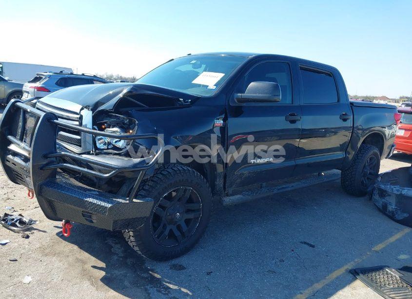 Photo 2 of 2013 Toyota Tundra GRADE 5.7L V8 (VIN 5TFDW5F12DX309382)
