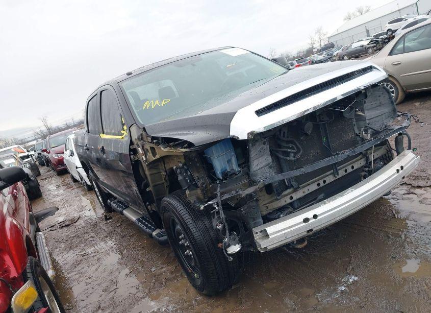 2017 Toyota Tundra SR5 5.7L V8 (VIN 5TFDW5F12HX607761) main photo