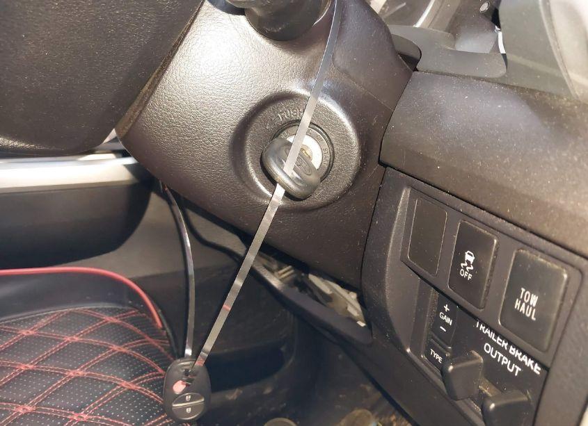 Photo 11 of 2017 Toyota Tundra SR5 5.7L V8 (VIN 5TFDW5F12HX620154)