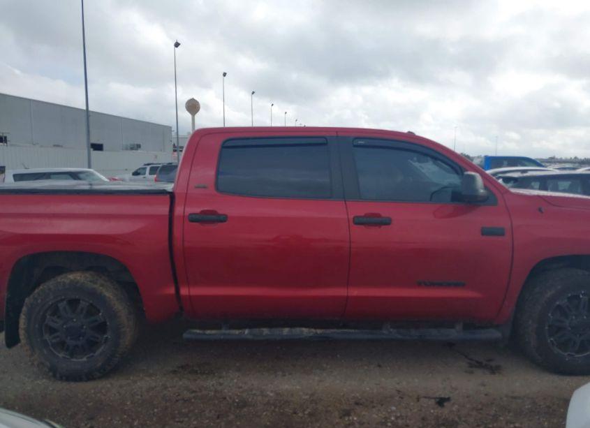 Photo 13 of 2017 Toyota Tundra SR5 5.7L V8 (VIN 5TFDW5F12HX620154)