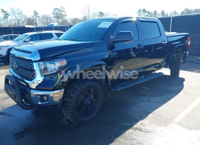 Photo 2 of 2018 Toyota Tundra SR5 5.7L V8 (VIN 5TFDW5F12JX677931)