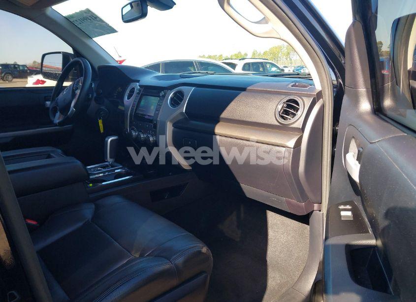 Photo 5 of 2018 Toyota Tundra SR5 5.7L V8 (VIN 5TFDW5F12JX677931)