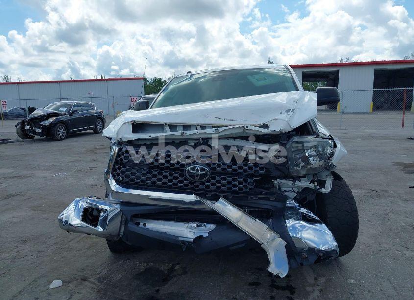 Photo 11 of 2018 Toyota Tundra SR5 5.7L V8 (VIN 5TFDW5F12JX693711)