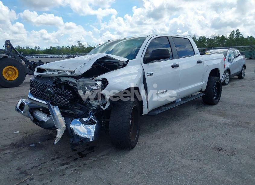 Photo 2 of 2018 Toyota Tundra SR5 5.7L V8 (VIN 5TFDW5F12JX693711)
